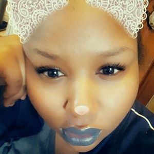 Meet your Posher, Meosha